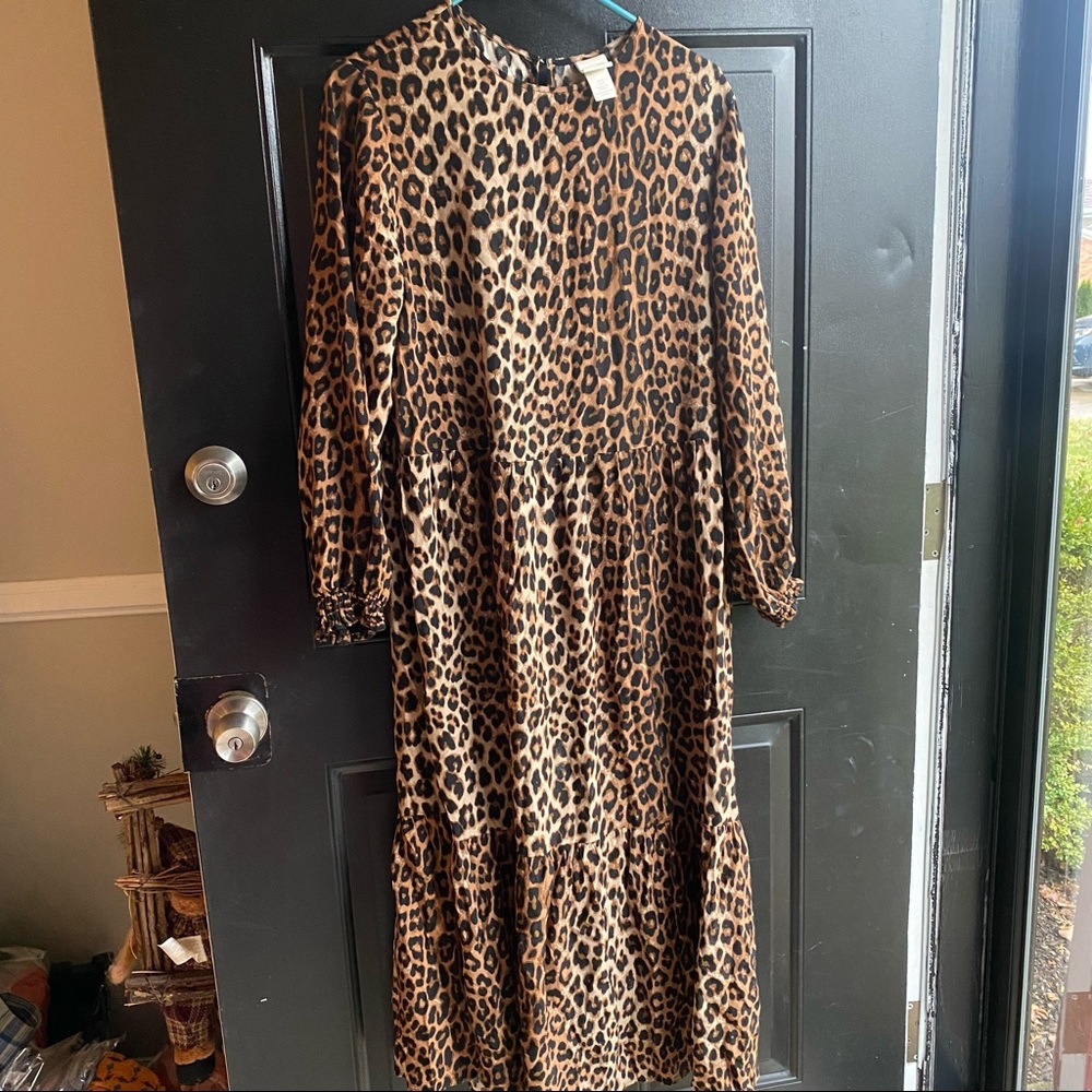 H&M/Leopard print midi dress/ prairie style/ loose fit/ small - Picture 1 of 5